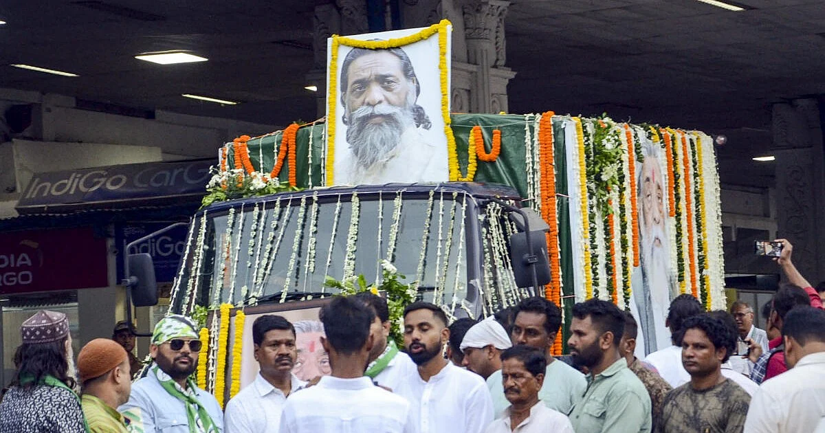Mortal remains of JMM patriarch Shibu Soren reach Ranchi; thousands wait to pay tribute