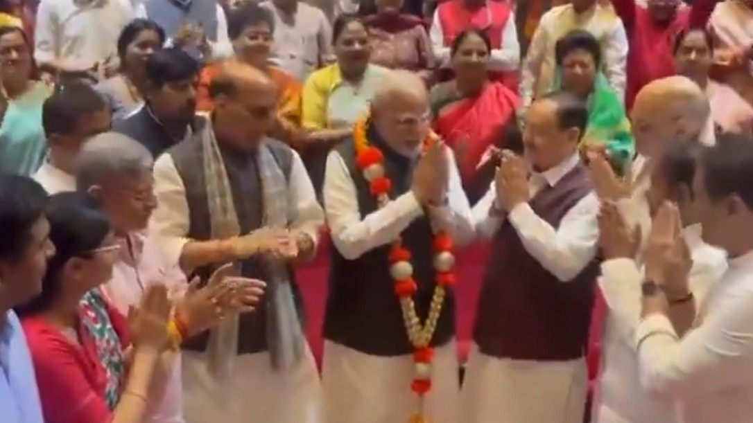 PM Modi felicitated at NDA meet over Operation Sindoor