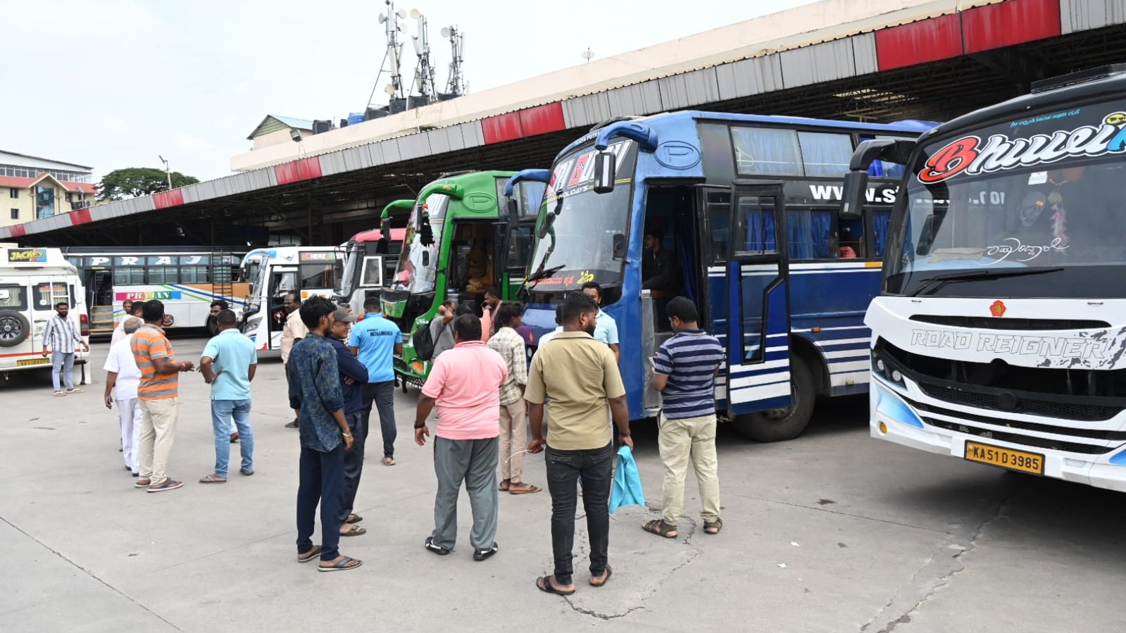 Bengaluru: Unions decry notices to staff who took part in bus strike
