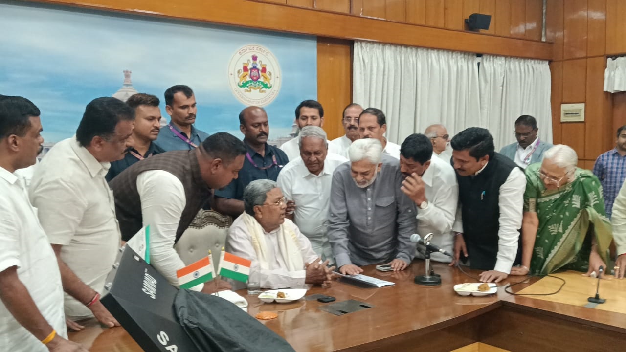 Congress leaders in 'touchable' communities urge Siddaramaiah not to 'hurry' with internal quota
