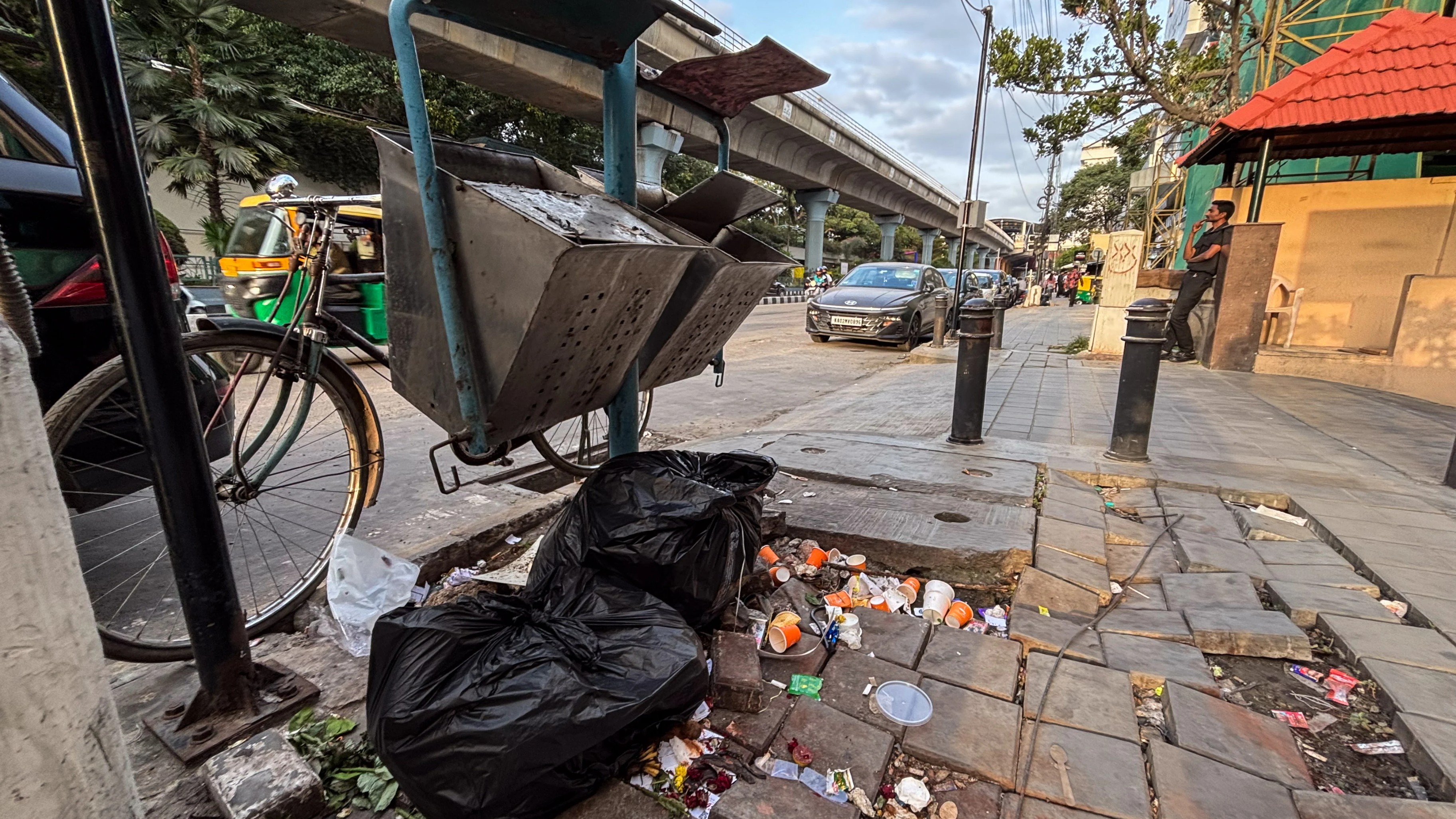 BBMP working on limiting wayside trash bins
