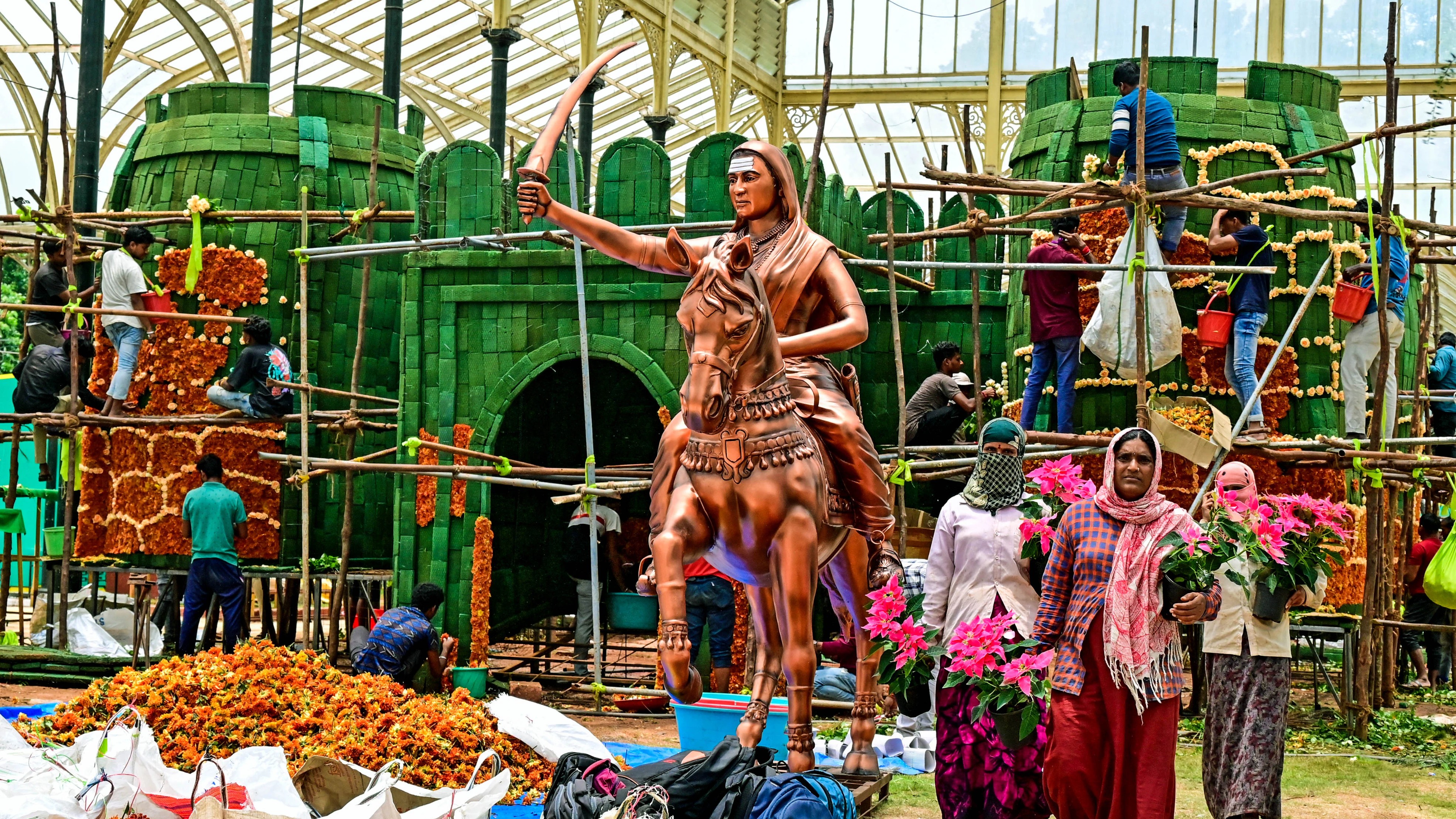 I-Day celebrations in Bengaluru: Lalbagh’s 218th flower show to honour Rani Chennamma & Sangolli Rayanna