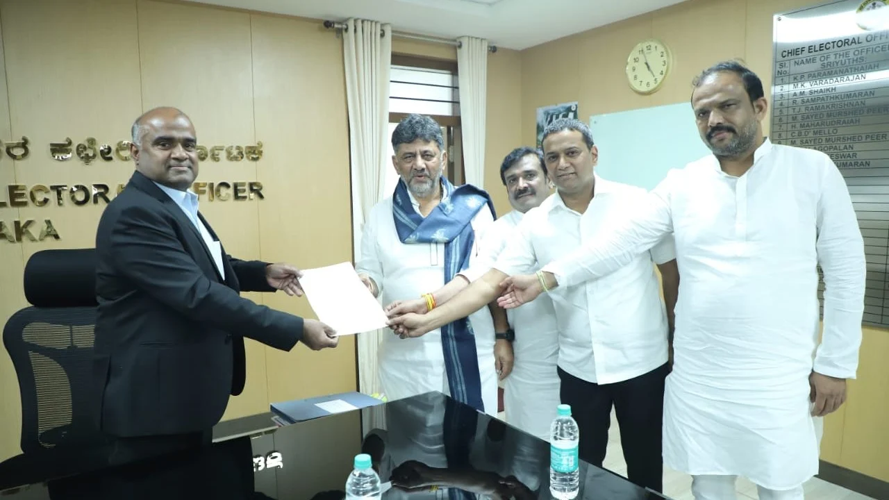 The petition is signed by Chief Minister Siddaramaiah, Shivakumar, Congress general secretaries KC Venugopal and Randeep Singh Surjewala.