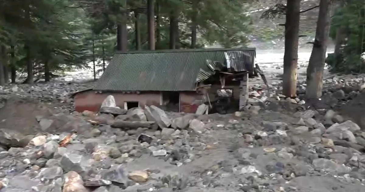 Rescue Efforts: 4 Helicopters Deployed in Uttarkashi Disaster Evacuation