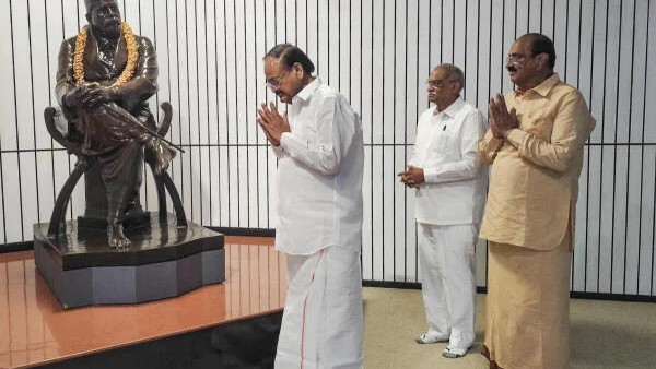 Ex-VP Venkaiah Naidu visits RSS' new office in Delhi