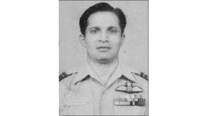 Air warrior who led daring escape from PoW captivity during 1971 Indo-Pak war dies: IAF