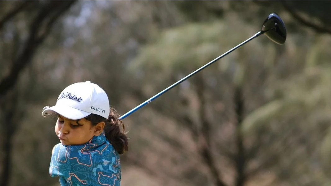 An animal lover in awe with birdies, eagles & albatrosses