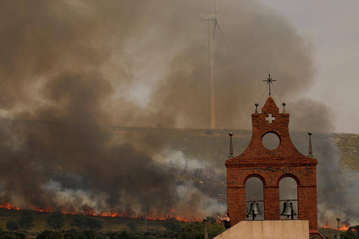 Wildfire on the outskirts of Abejera de Tabara