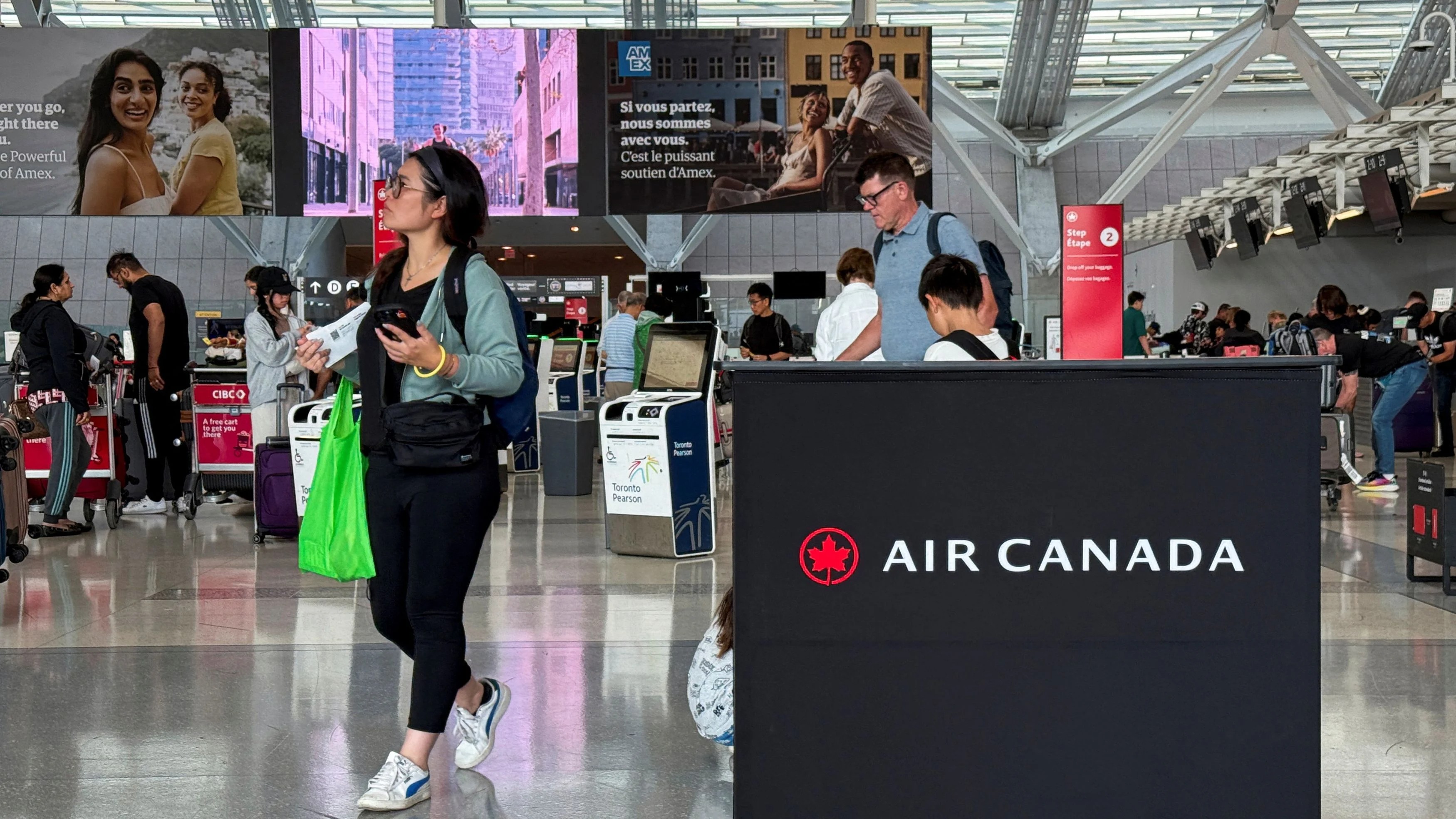 Air Canada to cancel most of its 700 flights by Friday as strike looms