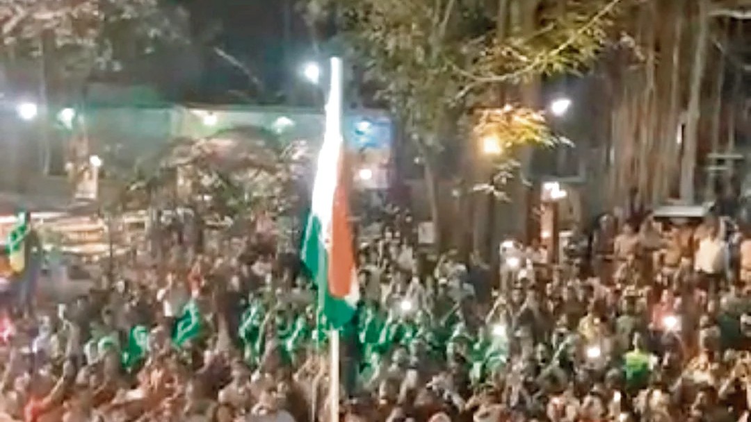 Bengaluru citizen group keeps midnight flag hoisting tradition alive