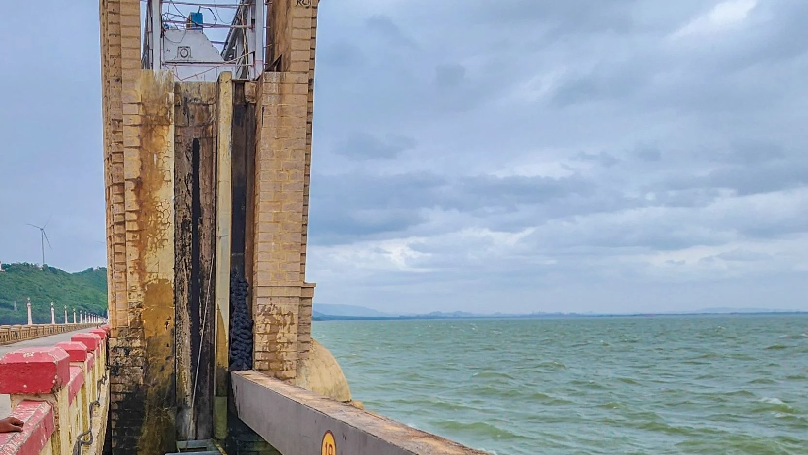 Farmers worried over poor state of TB dam's 6 crest gates  