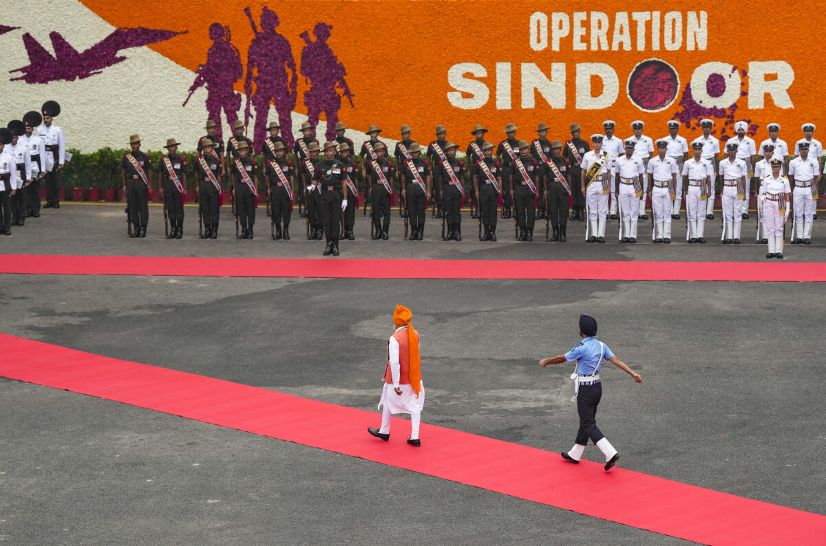 Prime Minister Narendra Modi inspects a Guard of Honour during the 79th Independence Day celebrations 