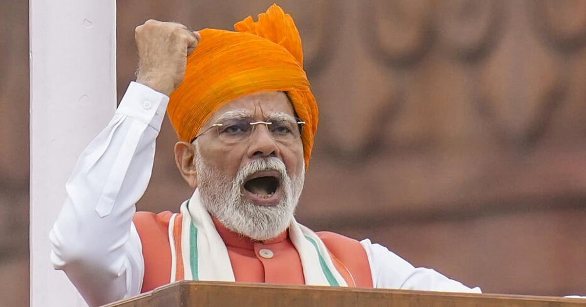 RSS 'world's biggest NGO': PM salutes RSS for its 100-yr journey