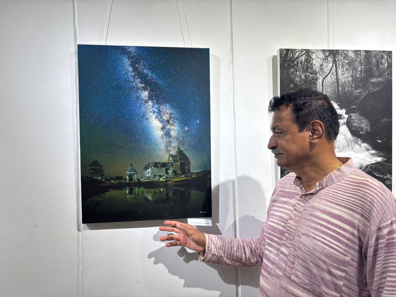 Photo-artist Ashok Mansur with his milky way picture.
