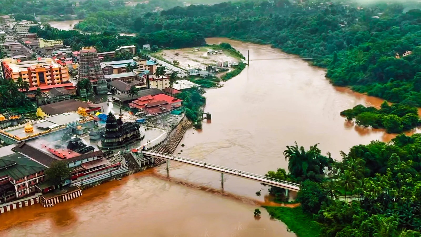 Heavy rain in Karnataka's Chikkamagaluru, holiday for schools today