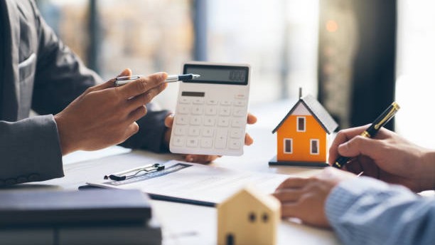 Bengaluru beats Mumbai and Delhi to globally rank 4th in annual price rise of premium homes: Report