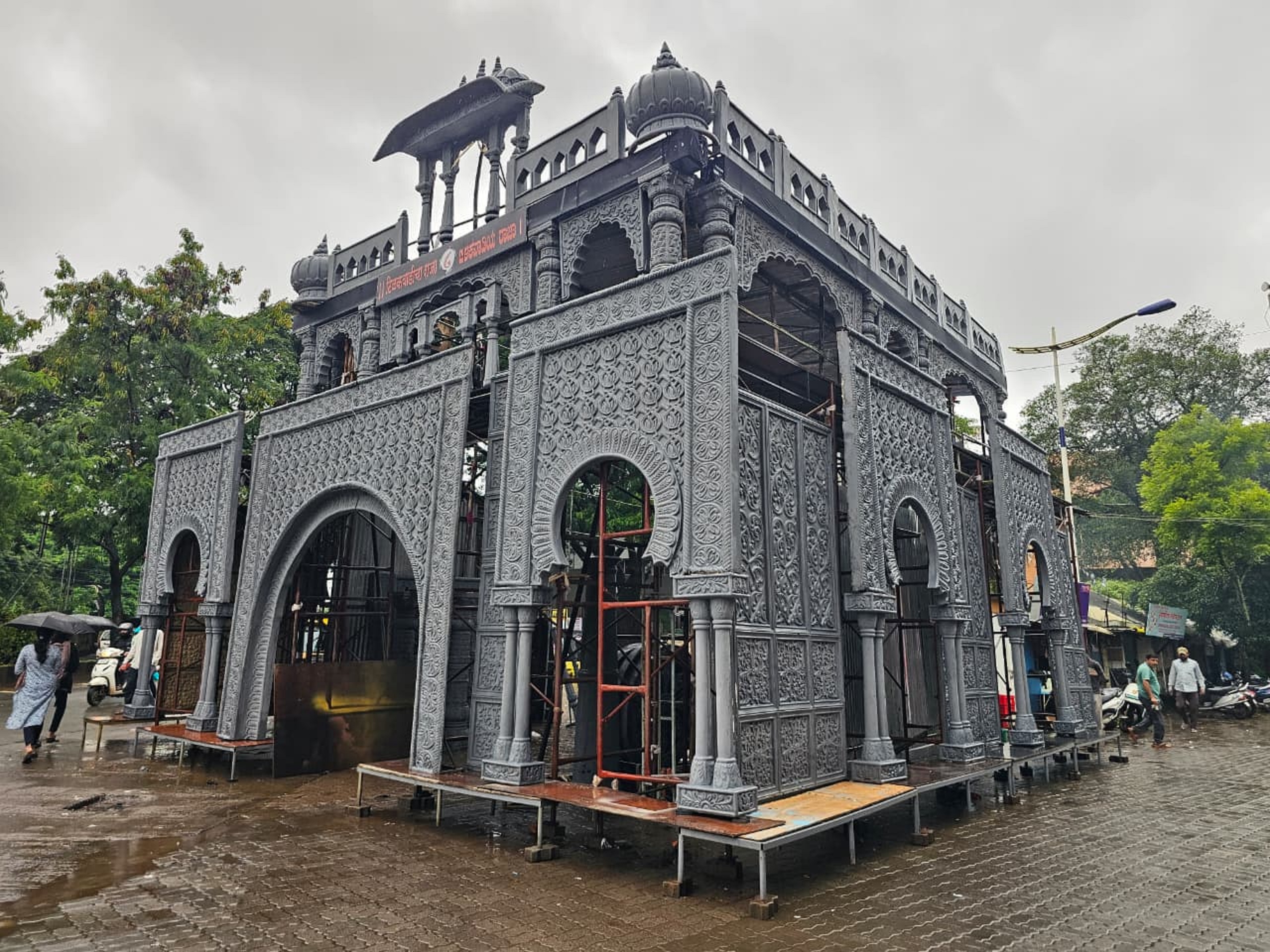 Massive idols, themed pandals set to dazzle City during Ganesh fest