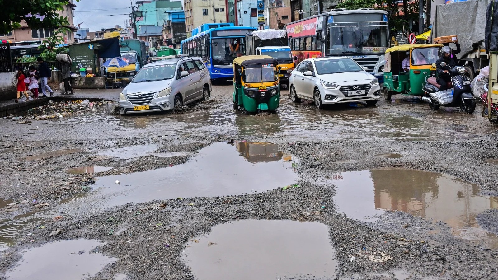 Commuters exasperated by BBMP’s ‘apathy’ over potholes