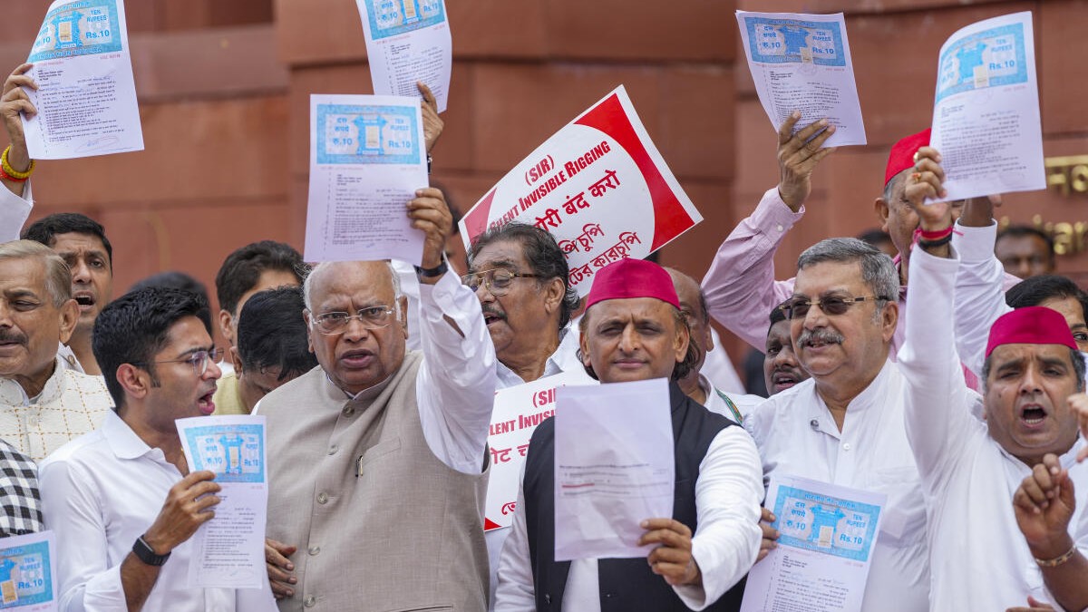 Opposition protests against SIR in Parliament complex