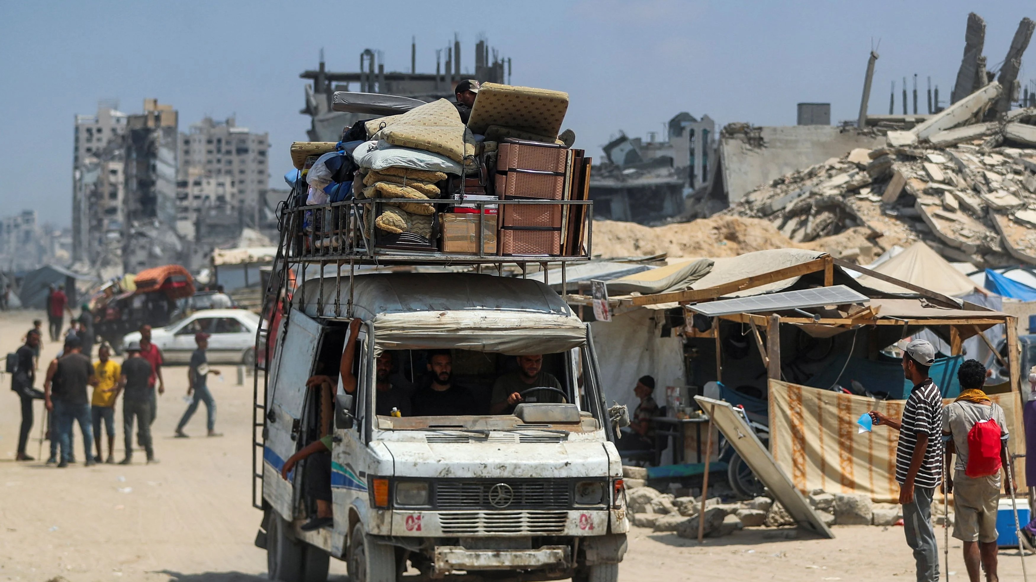 Thousands of Palestinians leave Gaza City fearing Israeli offensive
