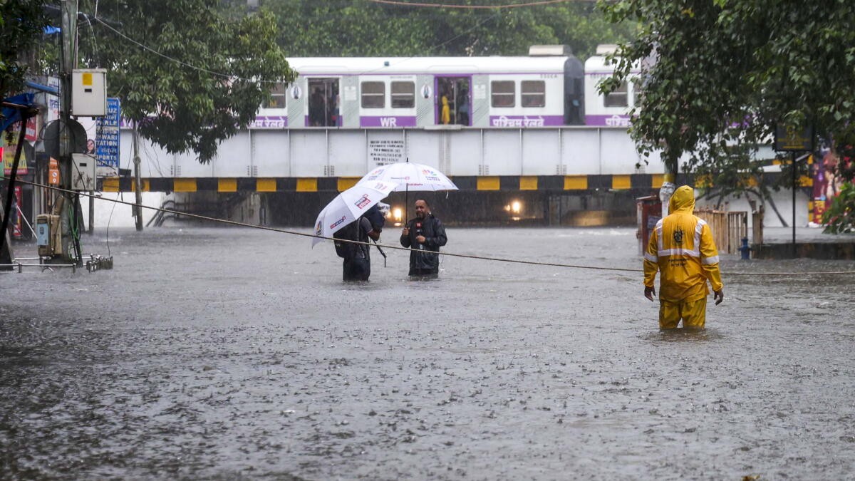 Mumbai rains: More than 1,000 rescued as normal life thrown out of gear for second day