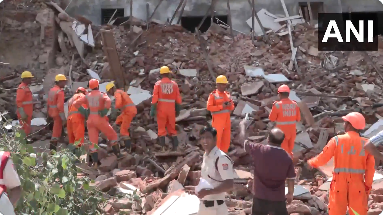 3 workers dead in building collapse in Delhi’s Daryaganj