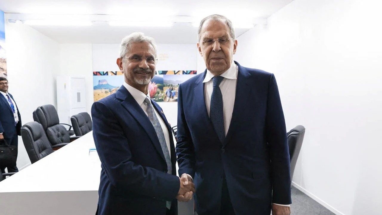 EAM Jaishankar discuss bilateral ties with Russian Foreign Minister Lavrov in Moscow