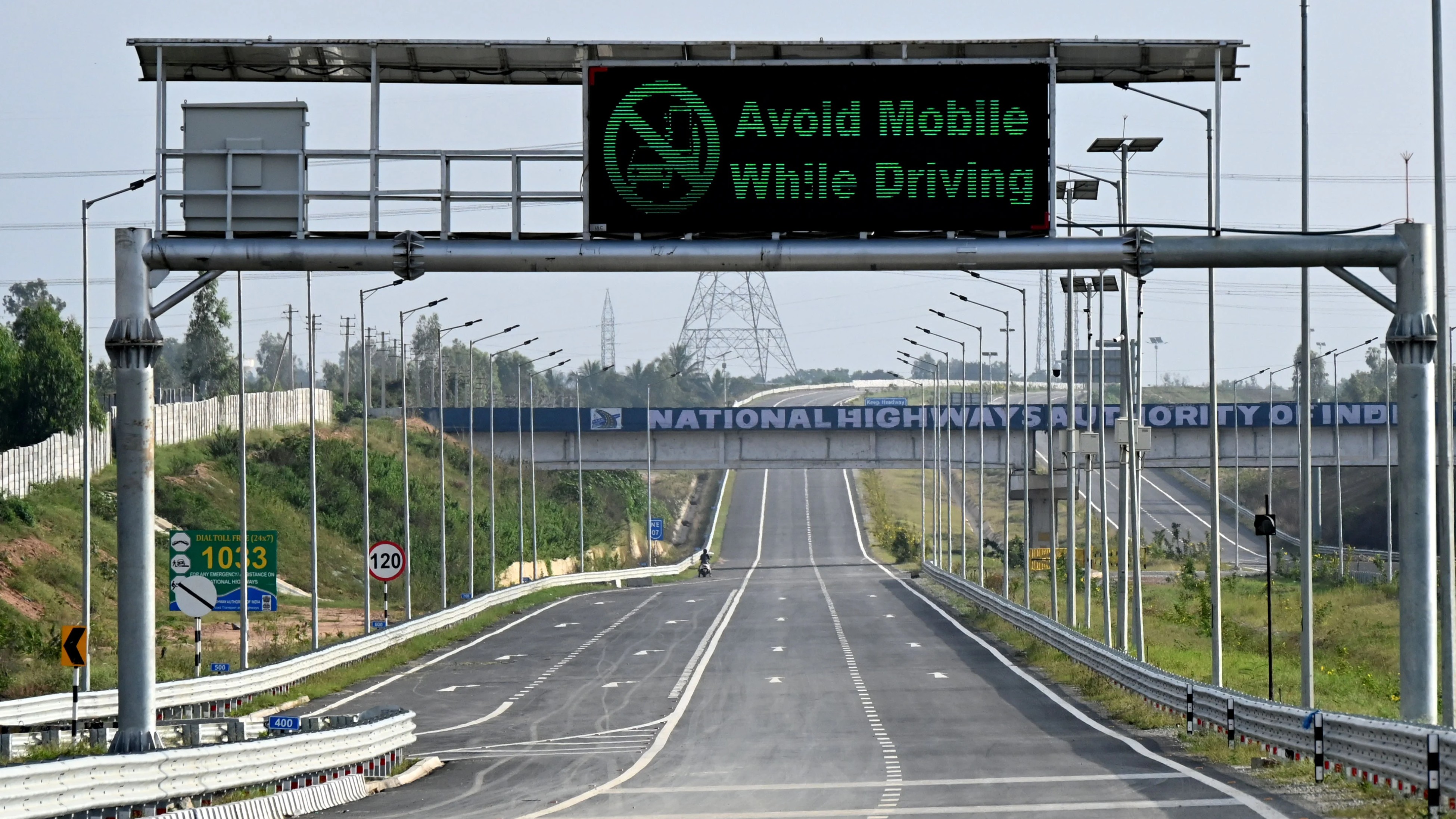 Karnataka leg of Bengaluru-Chennai e-way will be fully ready by December: Gadkari