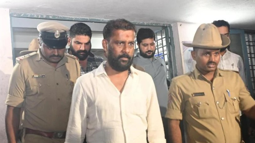Bajrang Dal leaders booked for inviting Sharan Pumpwell, violating event permission