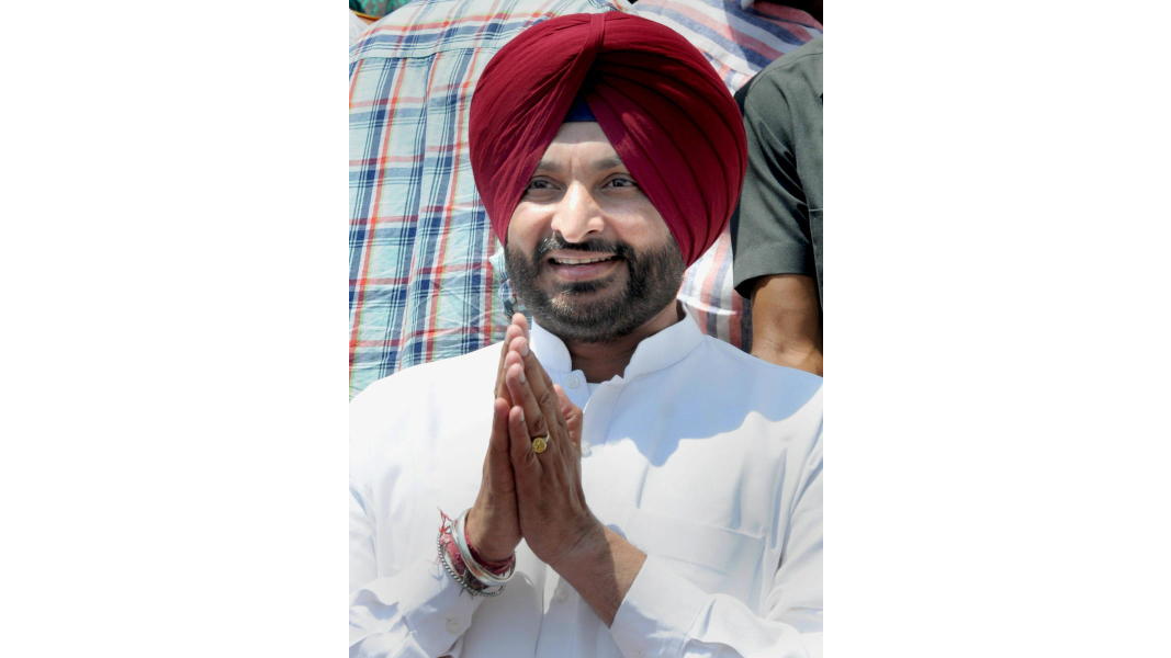 TMC leaders claim aggressive Ravneet Singh Bittu pushed Abu Taher in Lok Sabha