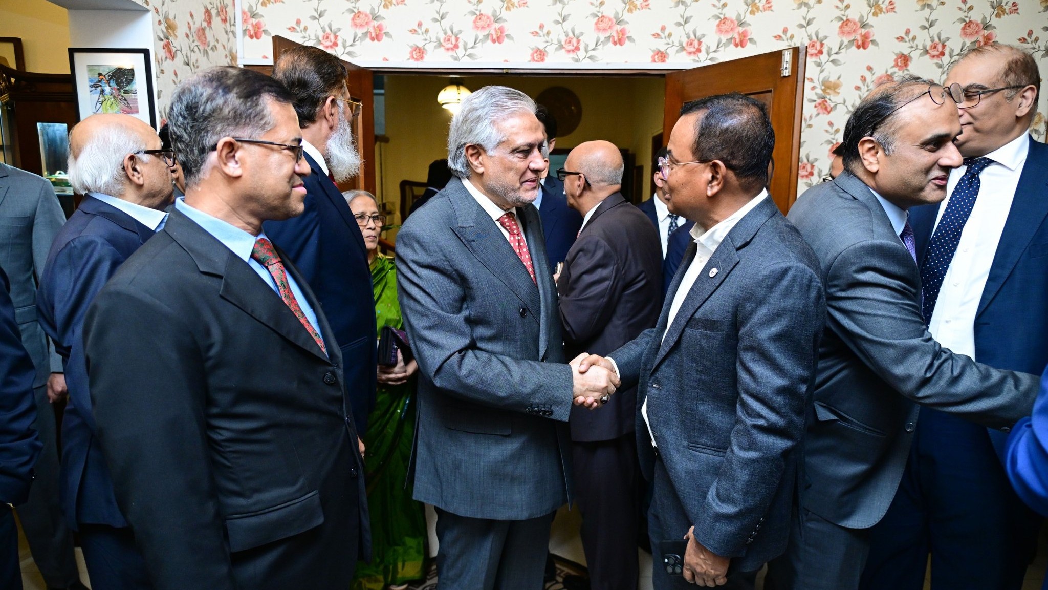 Pakistan Foreign Minister holds talks with leaders of various political parties in Bangladesh