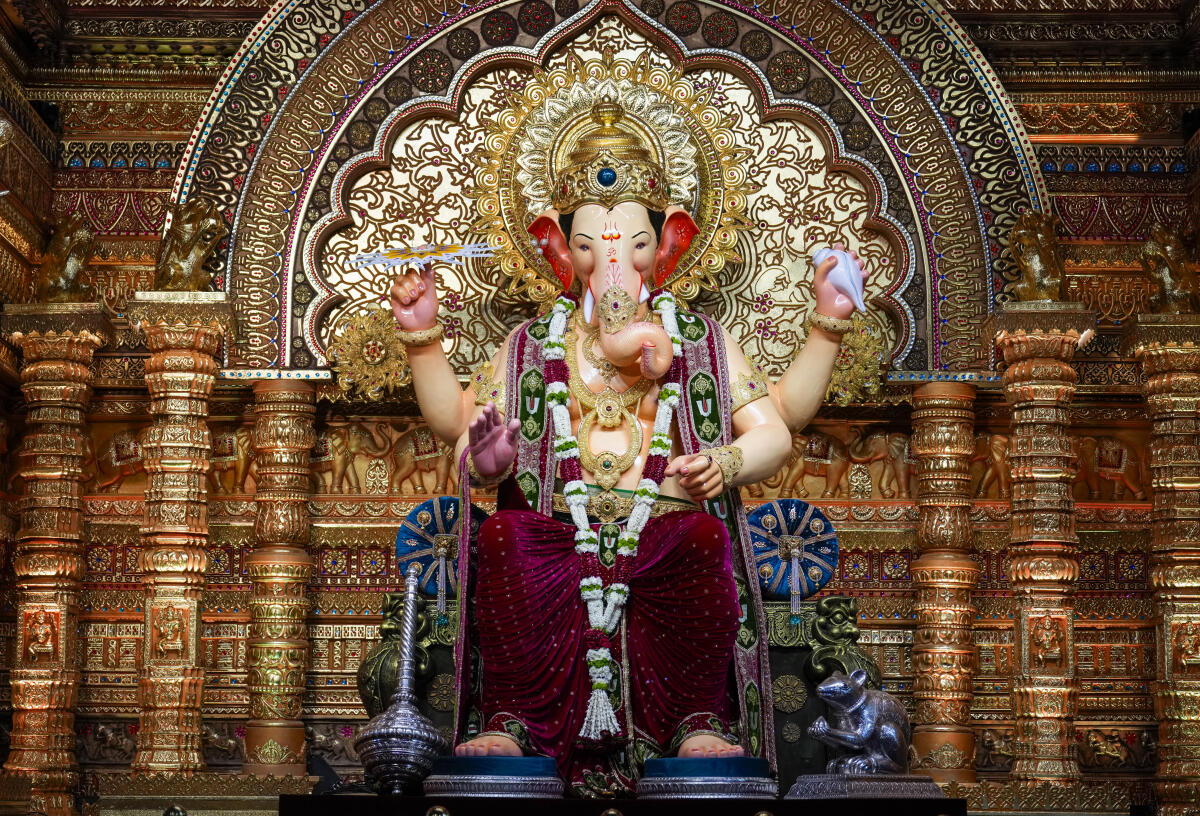 This Ganesh pandal is located in Putlabai Chawl in Mumbai's Lowe Parel area.