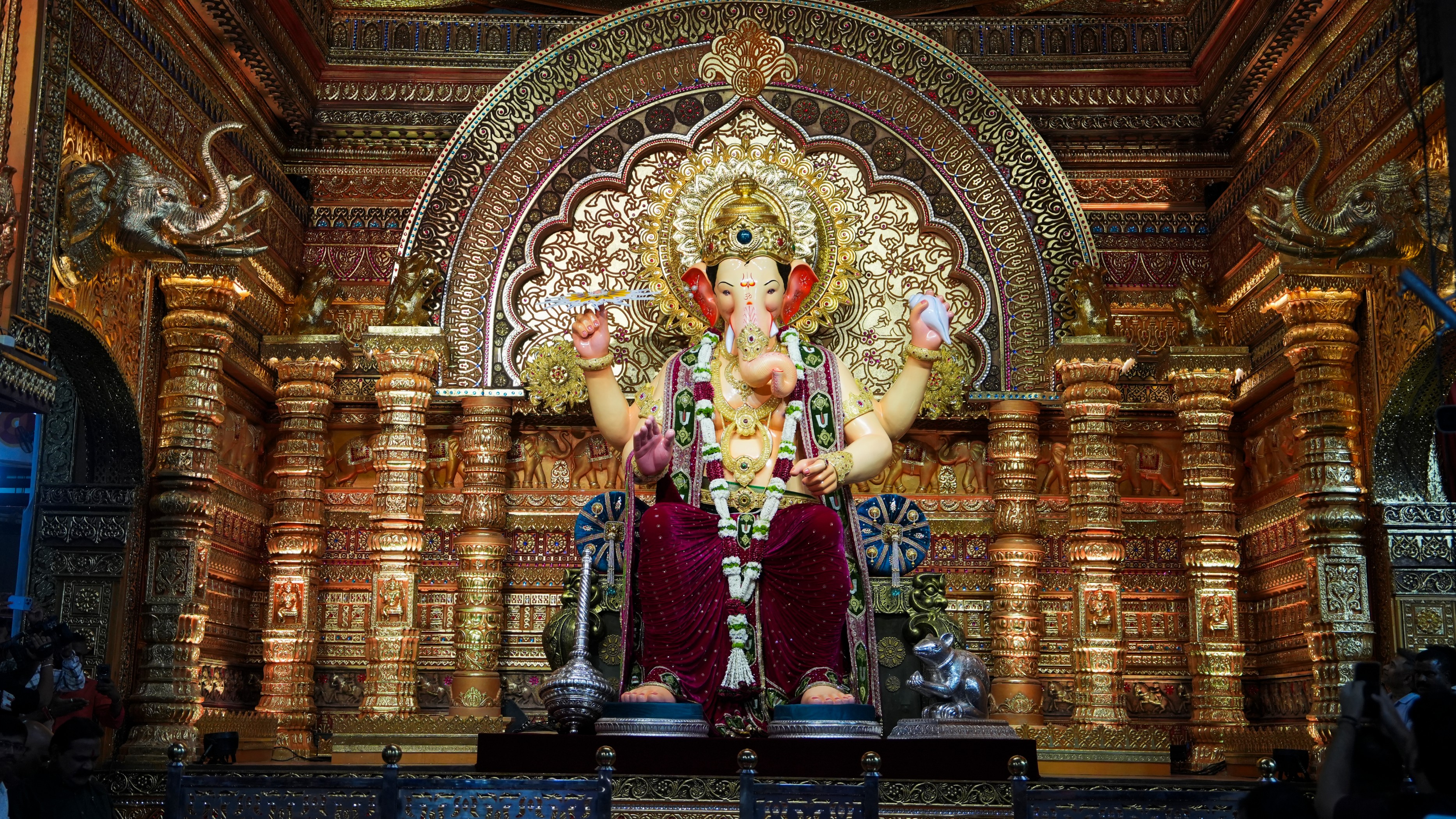 The first look of Bappa showed a towering 14-foot Ganesh idol dressed in vibrant magenta attire.