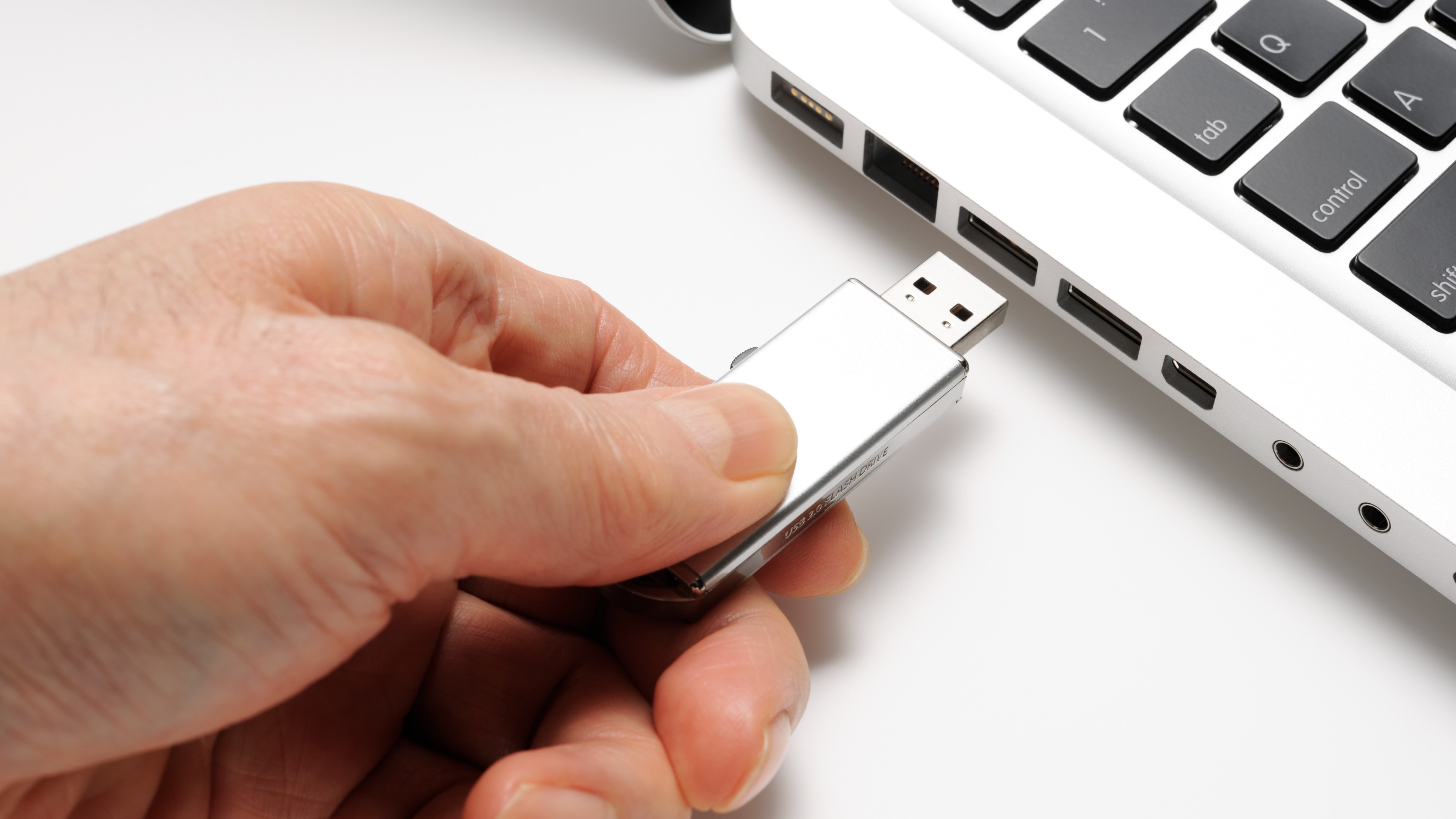 Jammu and Kashmir bans pen drives in govt offices to strengthen cybersecurity