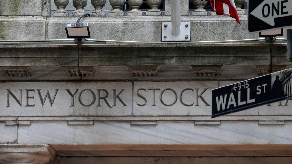 Corporate America’s buoyant tone at odds with Wall Street angst