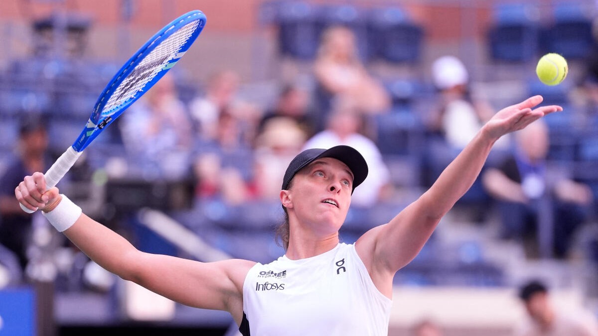 Swiatek, Sinner cruise as expanded US Open serves up tennis feast