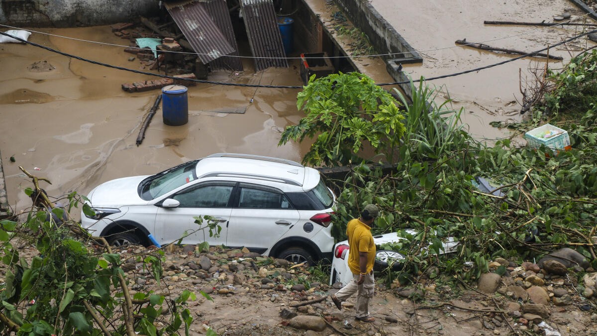 India battles monsoon mayhem: J&K death toll rises to 41; large swathes of land in north inundated