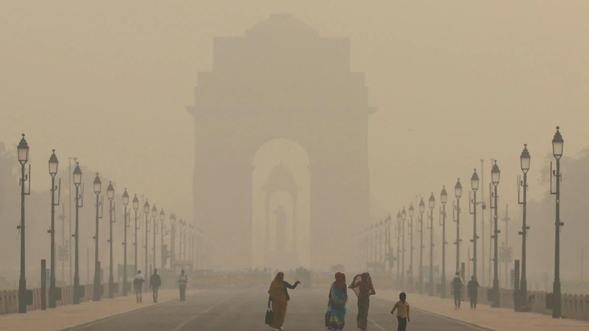 Air pollution cuts 3.5 years from life of average Indian: Report