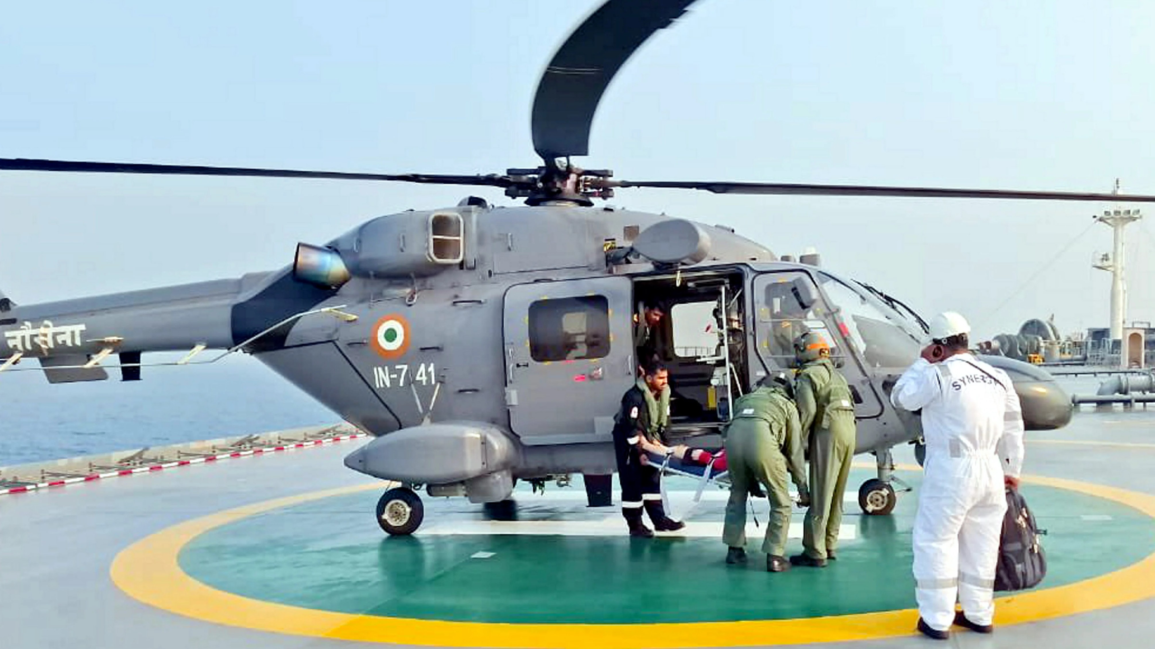 Navy airlifts critically ill 4-year-old from Lakshadweep to Kochi