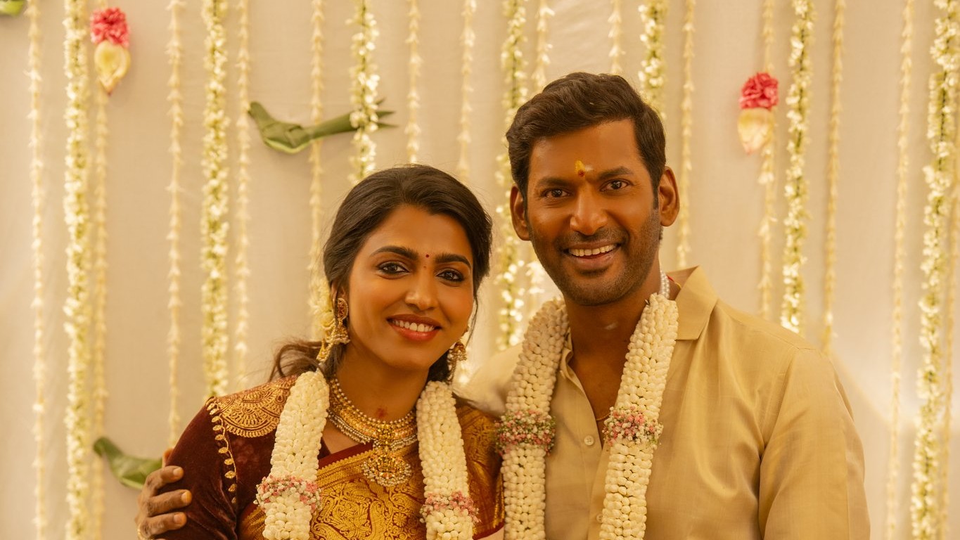 Tamil actors Vishal, Sai Dhanshika get engaged