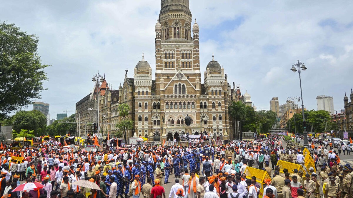 Mumbai police grant permission for Maratha quota agitation for one more day