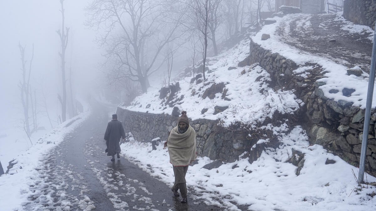 Kashmir’s summer turns magical: Sonamarg, Zojila covered in snow