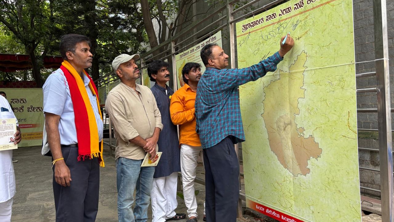 3-language formula a threat to Kannada identity: Activists