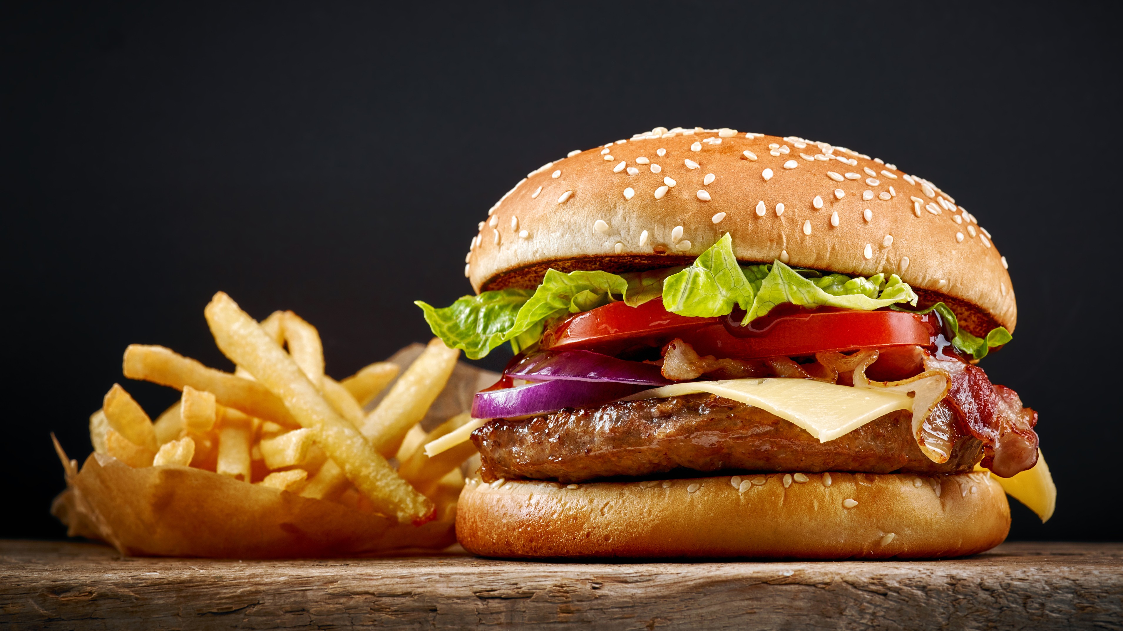 For single burger and fries during 14-hour flight delay, SpiceJet asked to pay Rs 55k to passenger