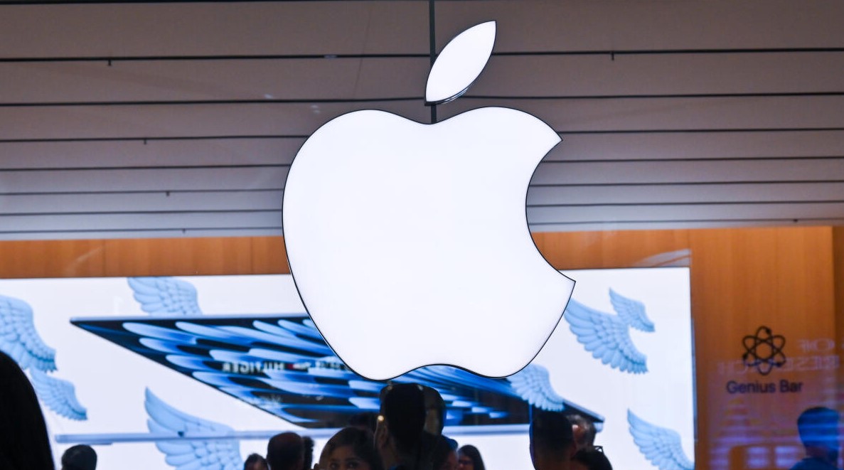Apple Hebbal Store.