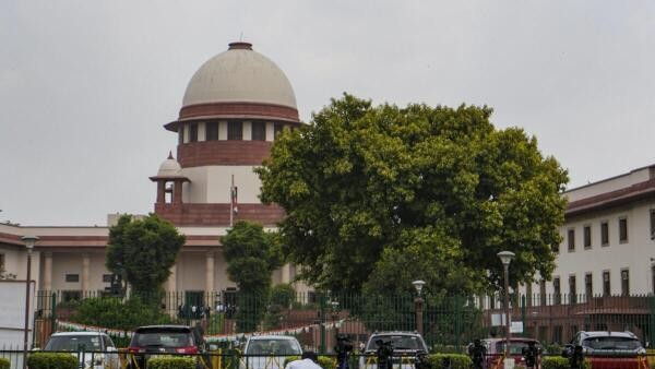 Supreme Court sends notice to Centre, NCERT & 6 states on PIL seeking transgender-inclusive school textbooks
