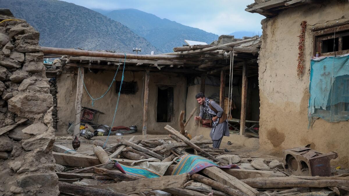Death toll in Afghan quake jumps to 1,411