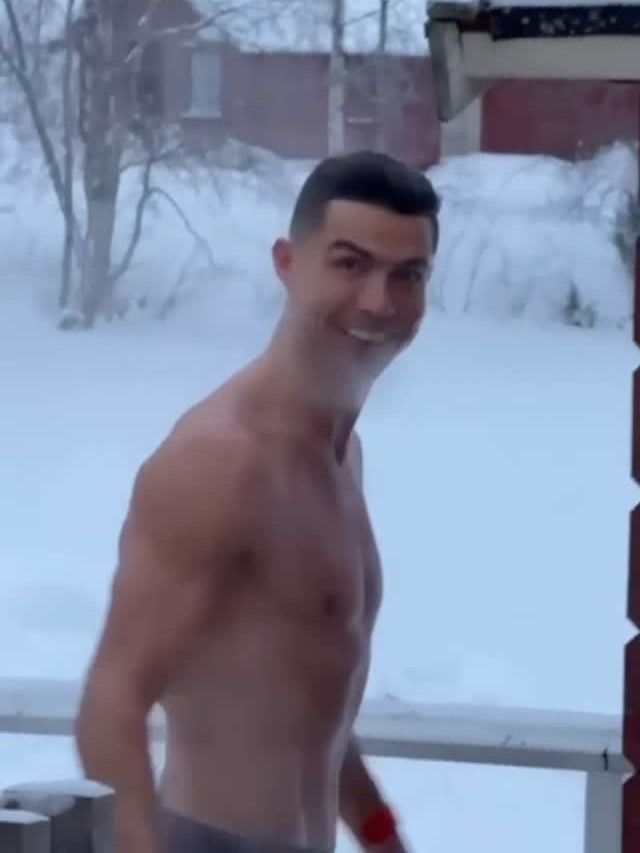 <div class="paragraphs"><p>Credit: Instagram/@cristiano</p></div>