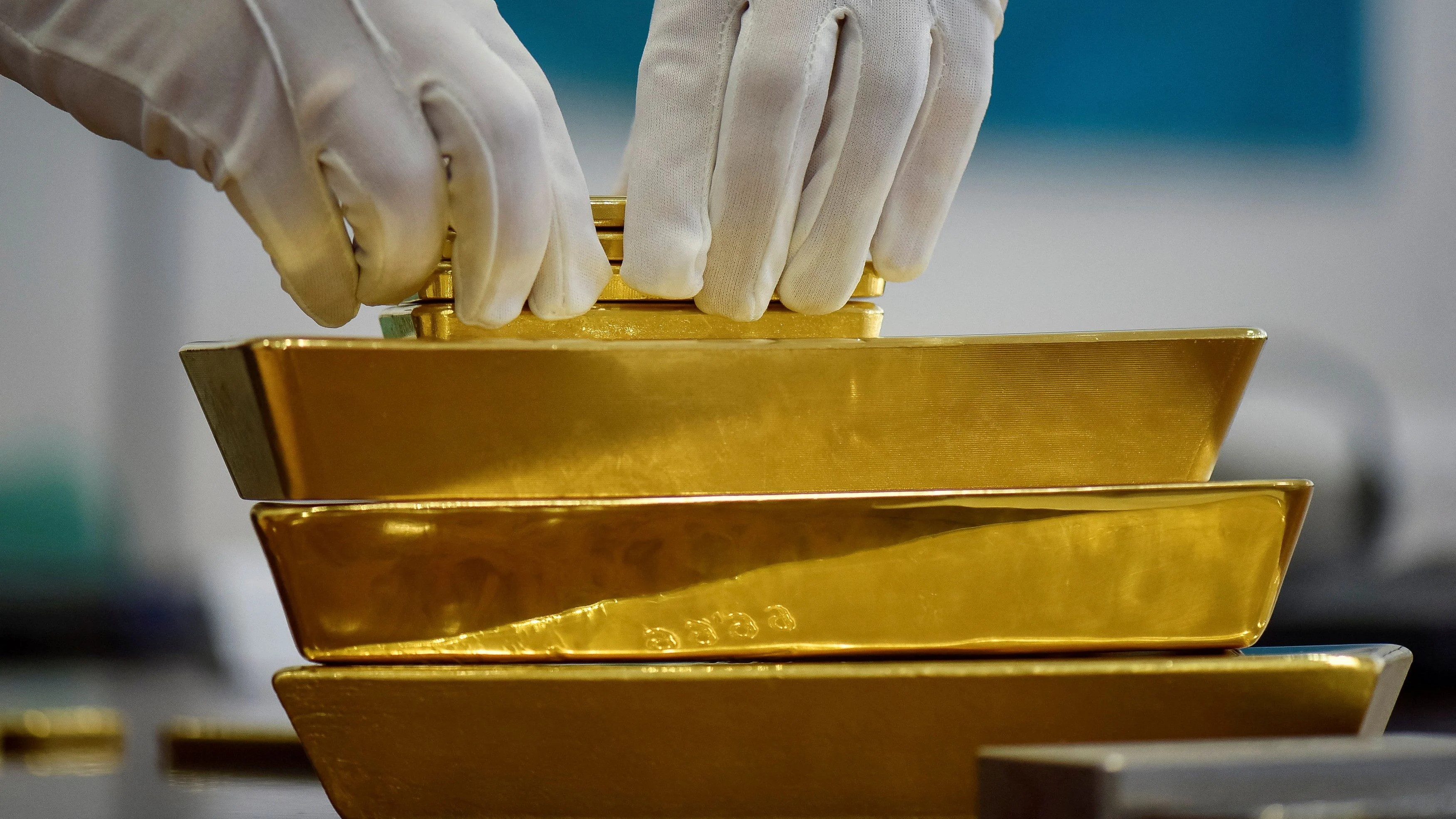 Gold prices storm past Rs 1.07 lakh per 10 gm on geopolitical tensions, worries over US economy
