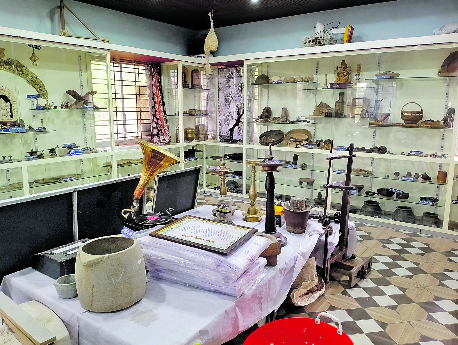 Antiques displayed at Kanaja.